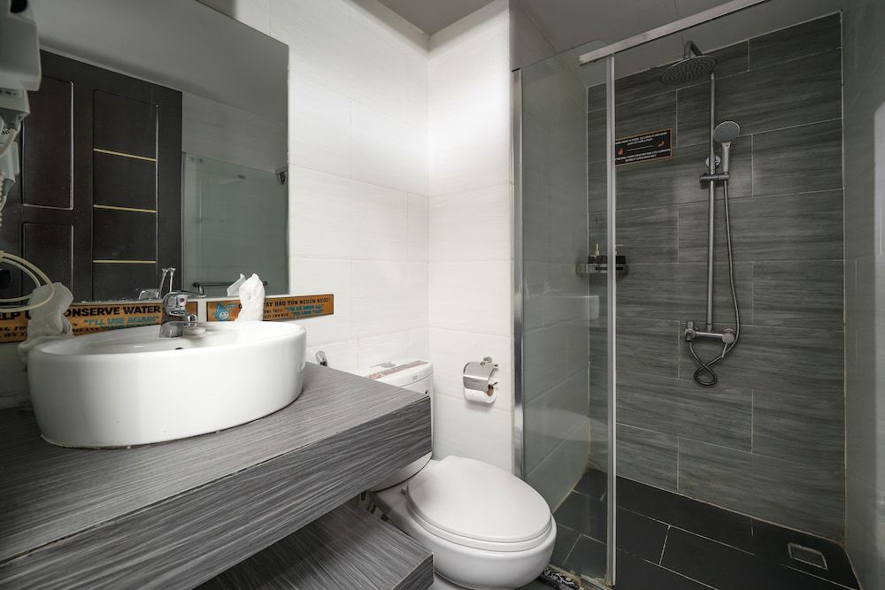 Hanami Hotel Danang Standard King Room 10