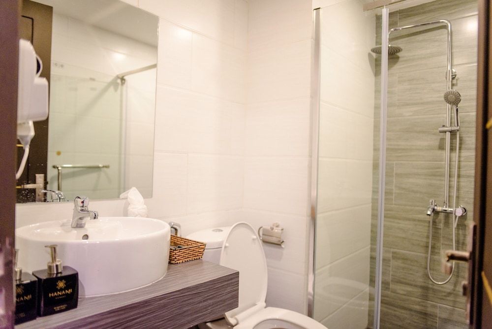 Hanami Hotel Danang Standard King Room 9