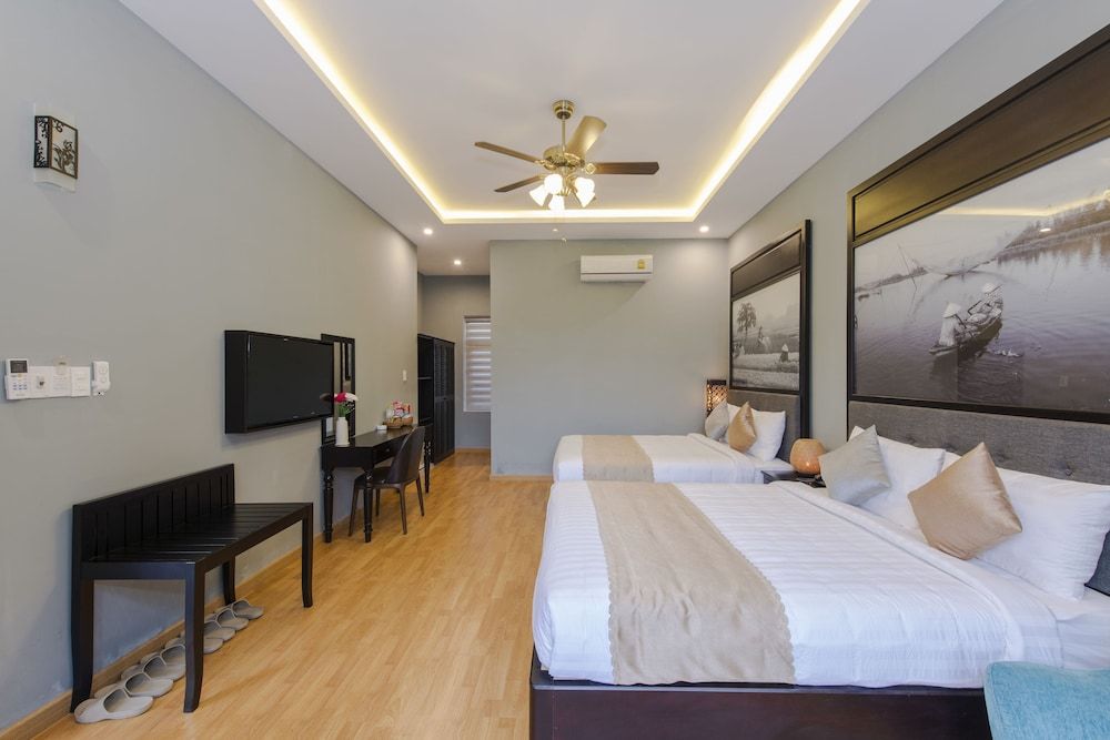 Friendly Villa Hoian Family Room, 2 Queen Beds, Pool View 4