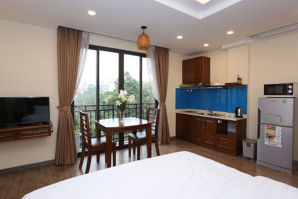 NYT Home Tay Ho No.2 Apartment, Balcony 11