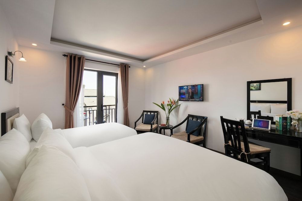 Deluxe Triple Room, 1 Bedroom, City View