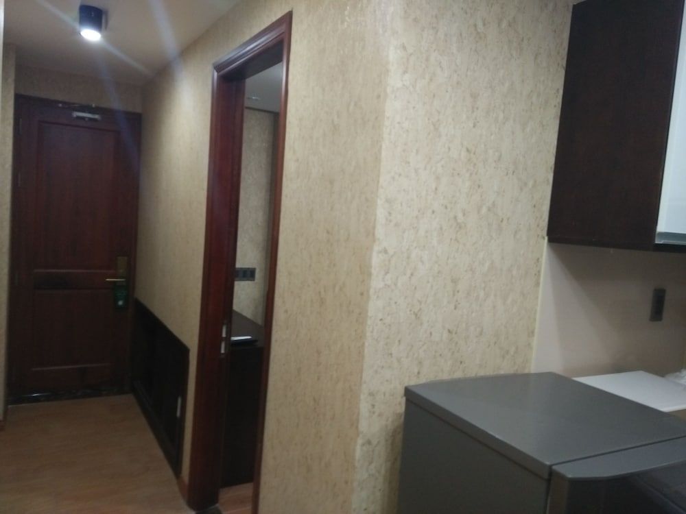 undefined R&G Suite 5