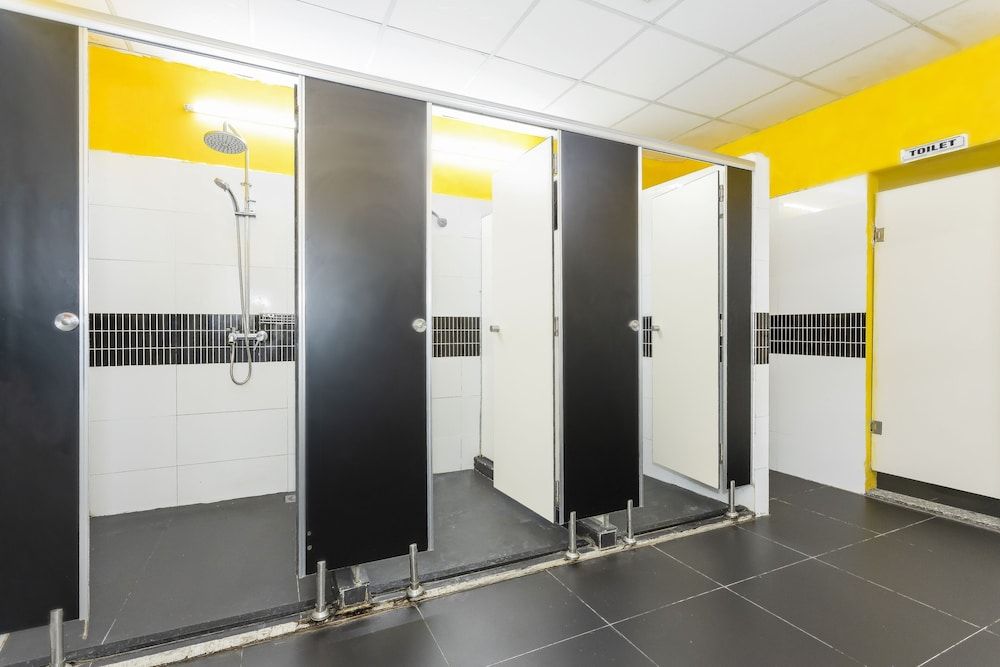 Hangout Hostel HCM Deluxe Bed in 12-Bed Mixed Dorm 13