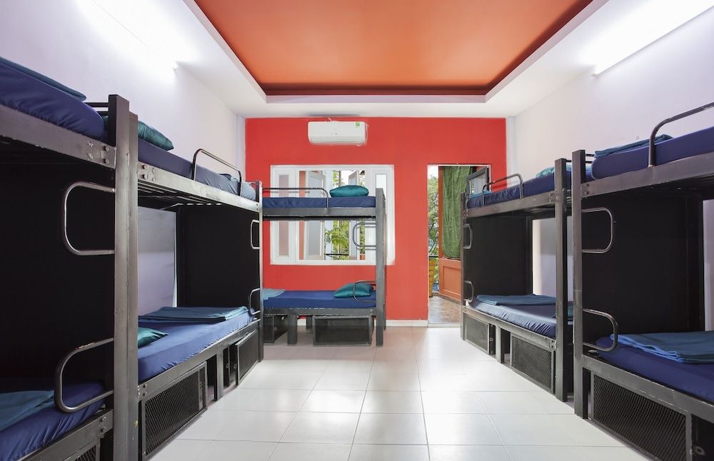 Hangout Hostel HCM Deluxe Bed in 12-Bed Mixed Dorm 7