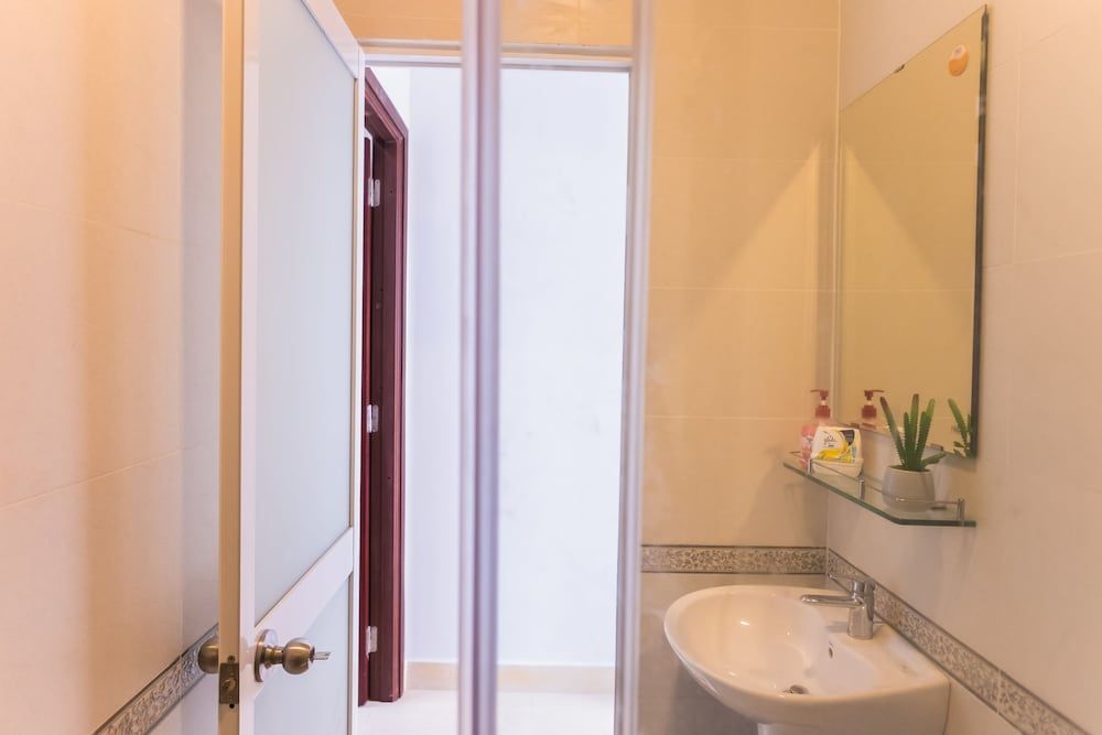 undefined Sunny's House 8