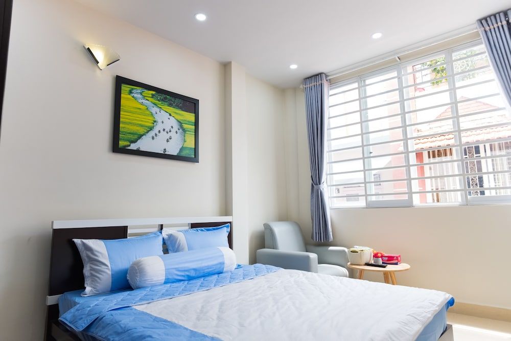 undefined Sunny's House 7