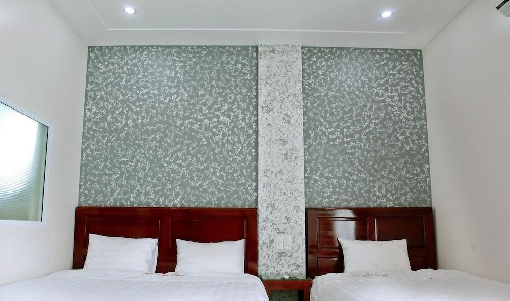 Ngoc Bach Hotel Superior Triple Room 10