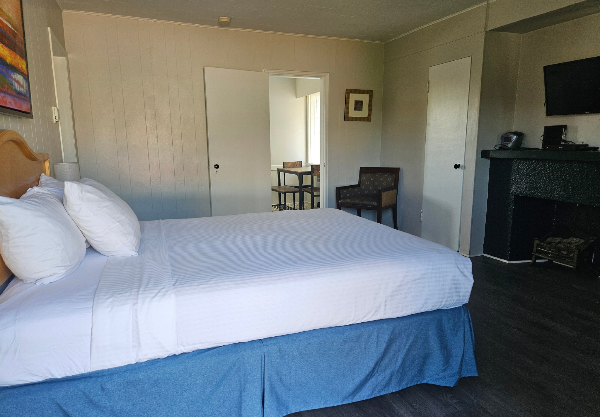 One Bedroom Suite with Separate Living Room & Full Kitchen