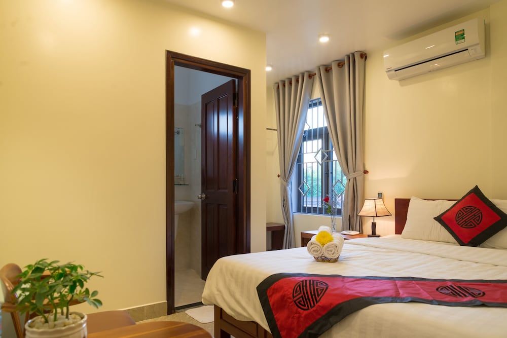 HT Riverside Homestay Superior Room, Garden View