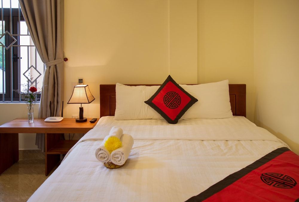 HT Riverside Homestay Superior Room, Garden View 9