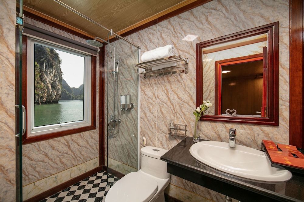 Azela Cruise Suite, Balcony, Ocean View 4