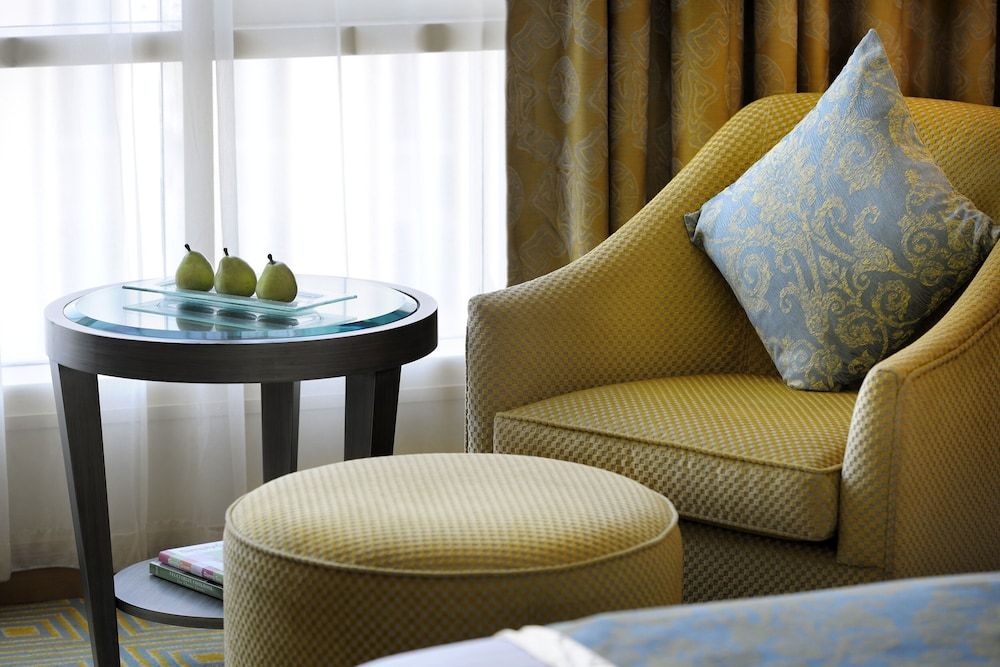 Courtyard by Marriott Kuwait City Deluxe Room, 1 King Bed, Smoking 7