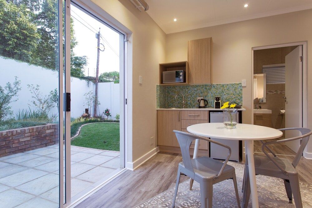 The Aviary Sparrow Room 5