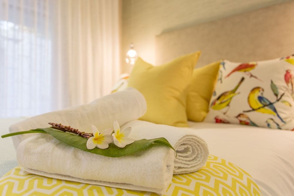 The Aviary Swallow Room 5