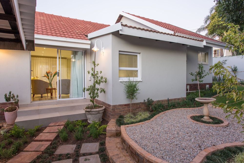 The Aviary Swallow Room 10