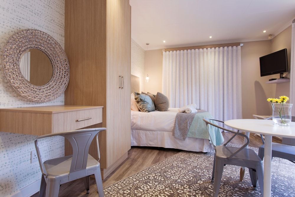 The Aviary Sparrow Room 6