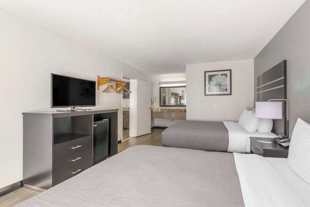 Suite, Multiple Beds, Non Smoking