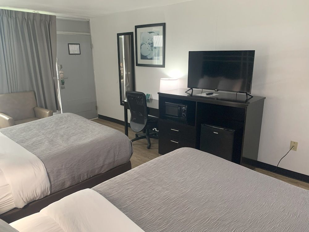 Standard Room, 2 Queen Beds, Smoking