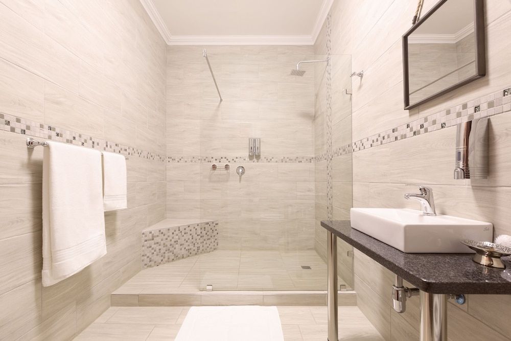 Three Olives Guesthouse Double Room 6