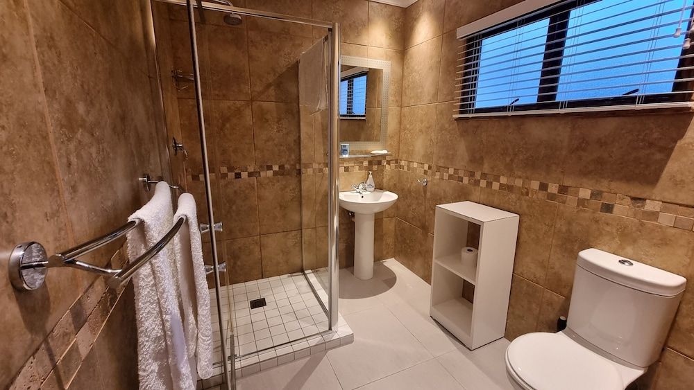 Crooked Tree Cottage Design Studio Suite, Kitchen, Sea View 8