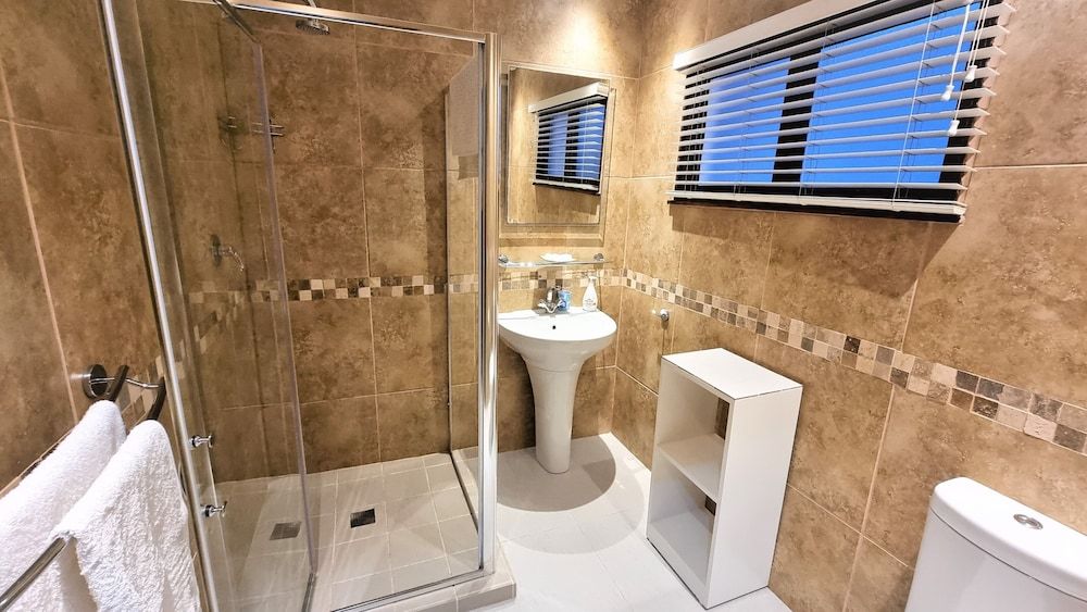 Crooked Tree Cottage Superior Studio Suite, Kitchen, Sea View 8