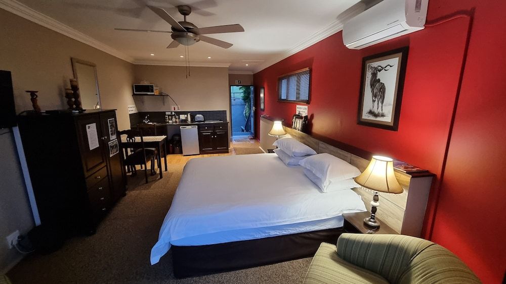 Crooked Tree Cottage Design Studio Suite, Kitchen, Sea View 3