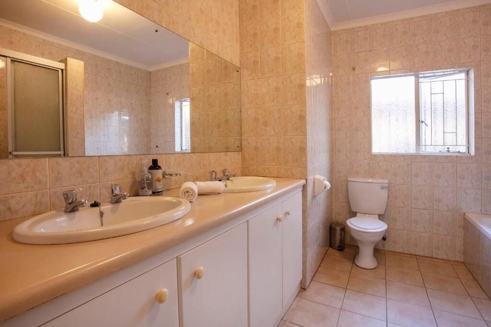 Menlyn Apartments Apartment 11