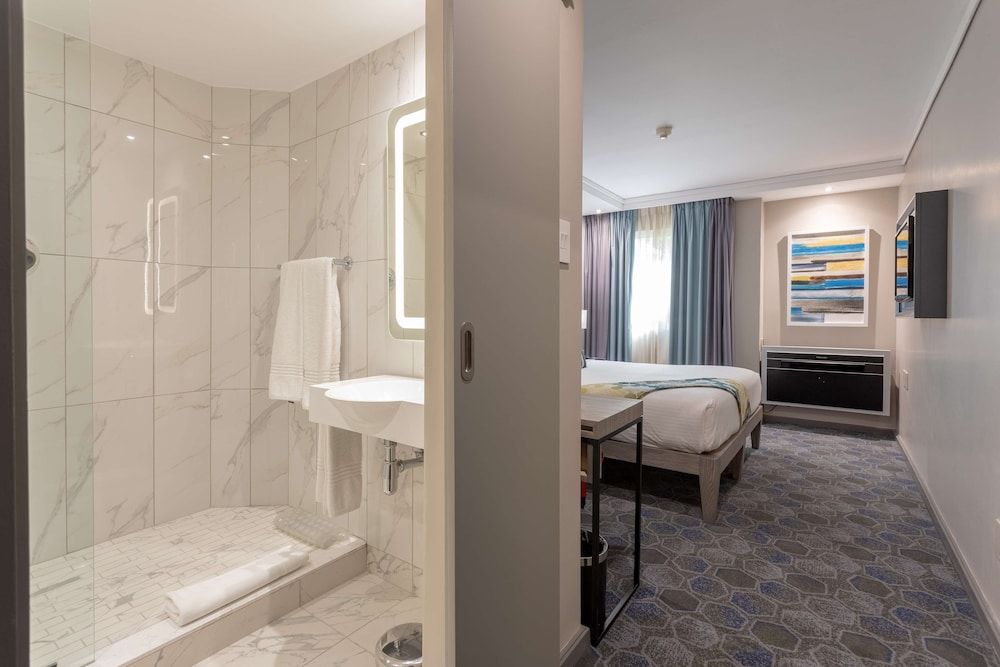 StayEasy Mbombela Double Room 5