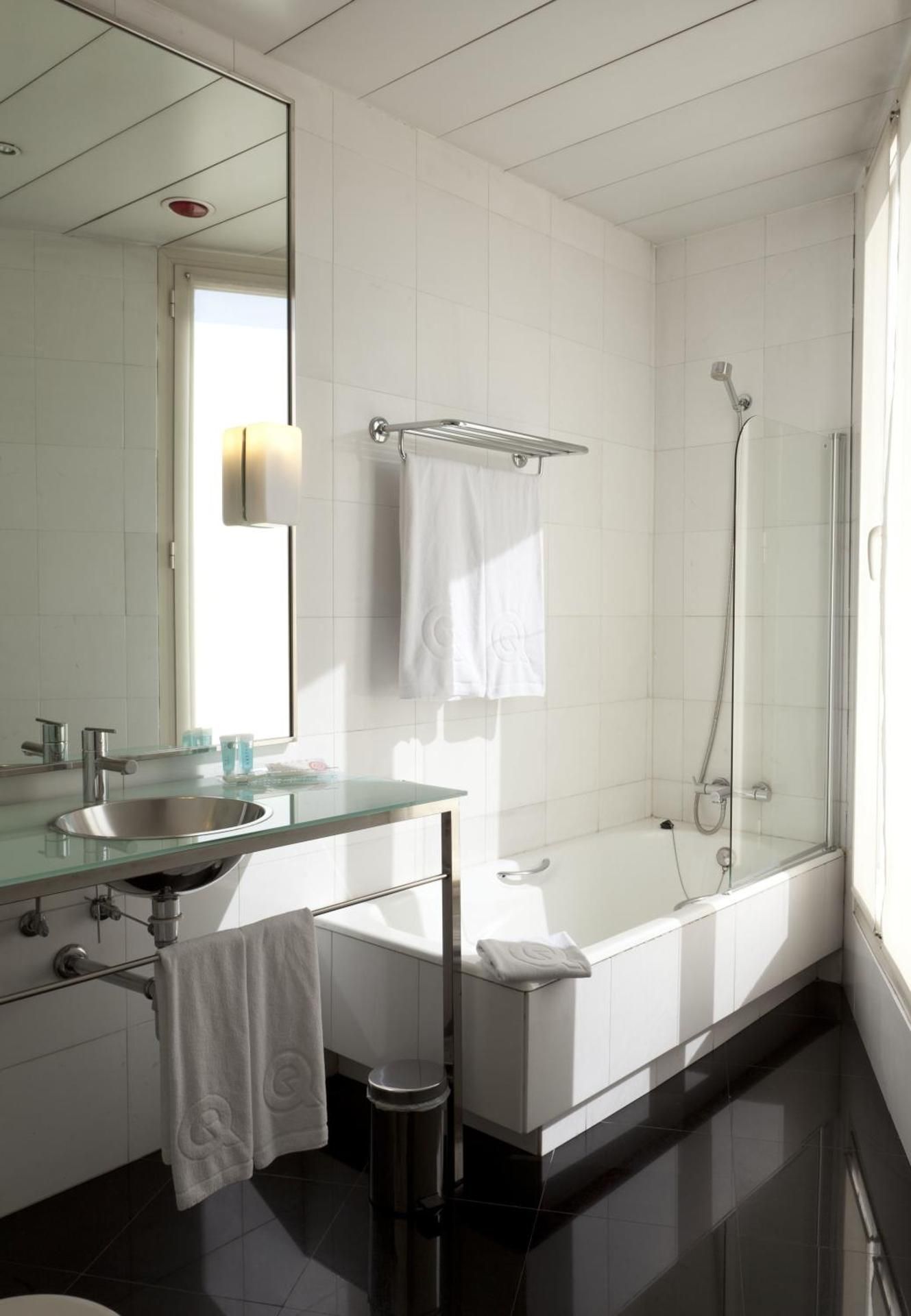 undefined Hotel Quatro Puerta Del Sol 9