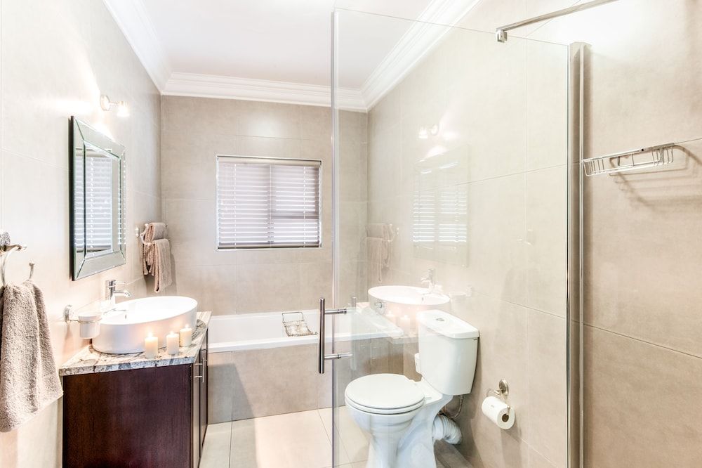 Adato Guesthouse Deluxe Room (Quadruple) 11