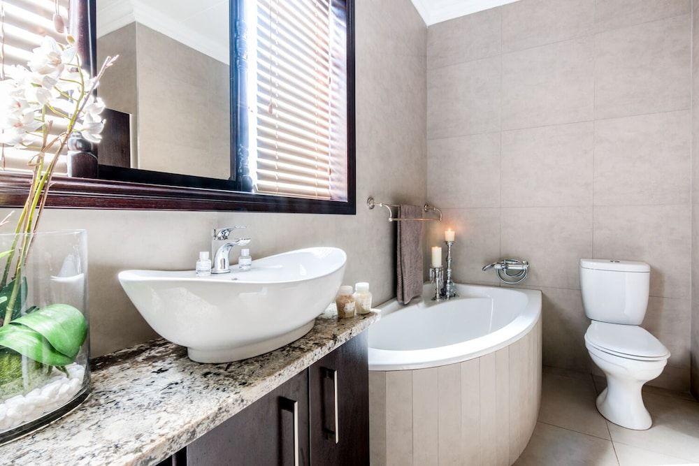 Adato Guesthouse Deluxe Room (Quadruple) 13