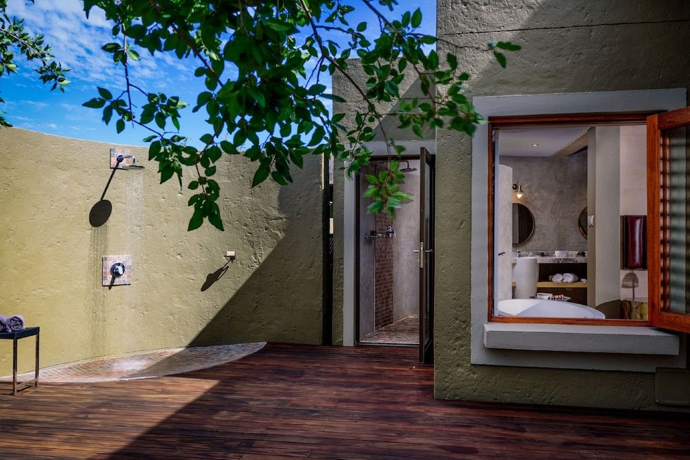 Lush Private Game Lodge Deluxe Suite with Private Plunge Pool 4