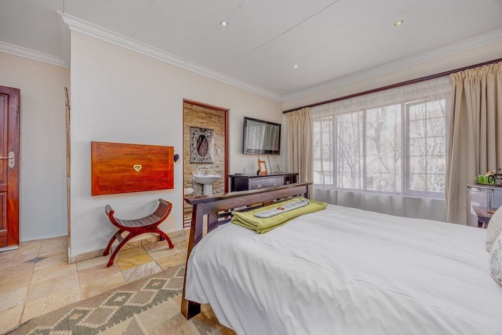 42onKing Standard Double or Twin Room