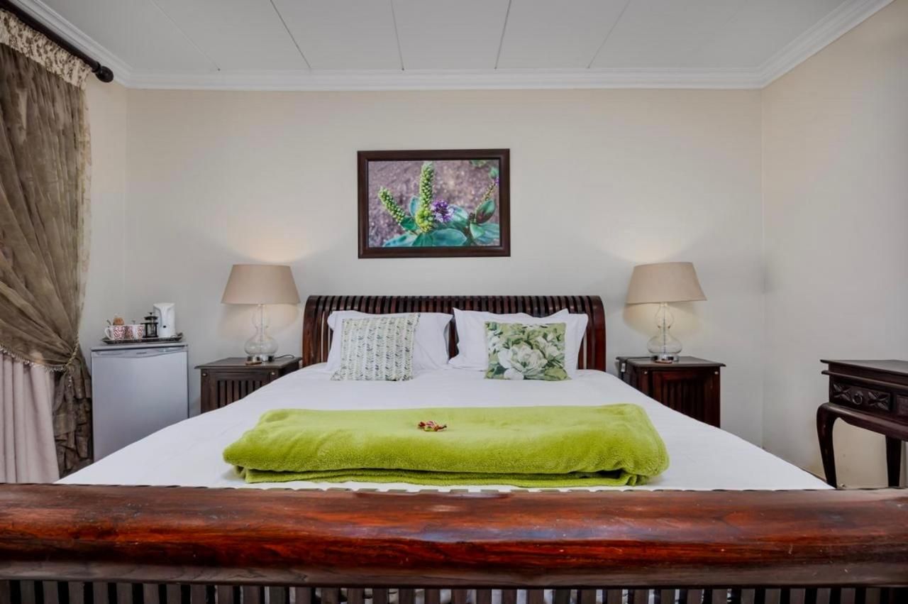 42onKing Standard Double Room 9