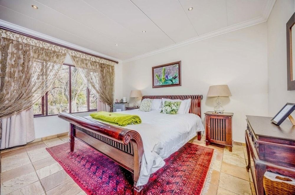 42onKing Standard Double or Twin Room 22