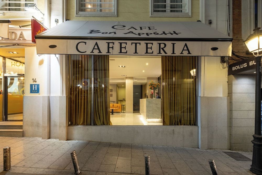 undefined Hotel Avenida Gran Via 2