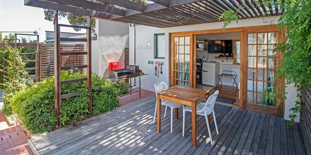 Stone Cottages Camps Bay Studio 6