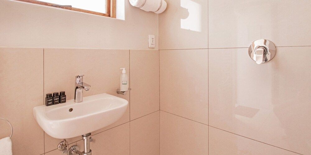 Stone Cottages Camps Bay Studio 12