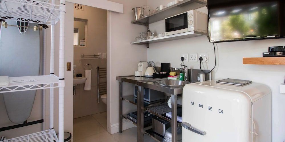 Stone Cottages Camps Bay Studio 9