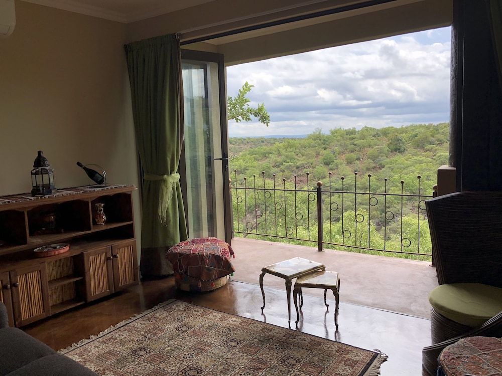 Leopards Rock Bush Boutique Executive Suite, Garden View 2