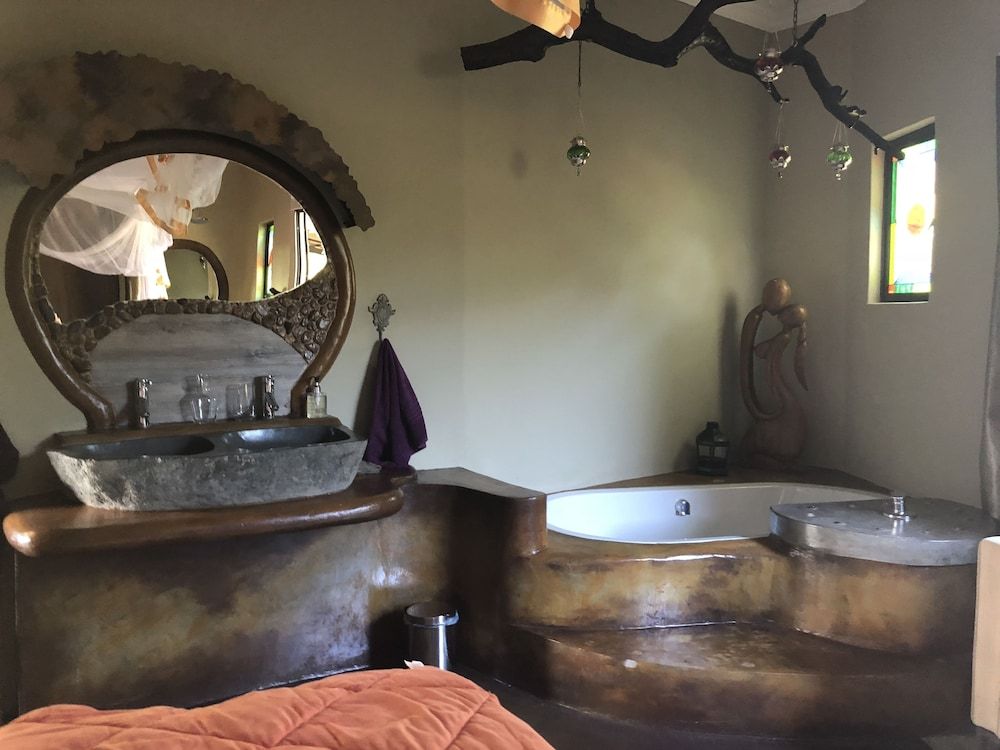 Leopards Rock Bush Boutique Executive Suite, Garden View 3