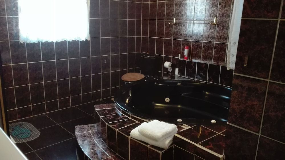 Lapeng Village Executive Suite, 1 Queen Bed, Jetted Tub, Garden View 6