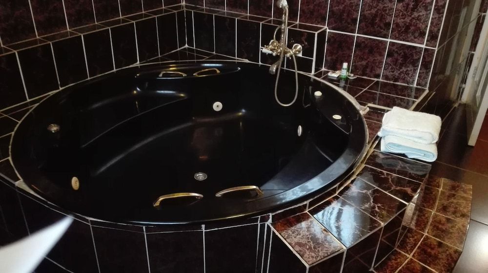 Lapeng Village Executive Suite, 1 Queen Bed, Jetted Tub, Garden View 7