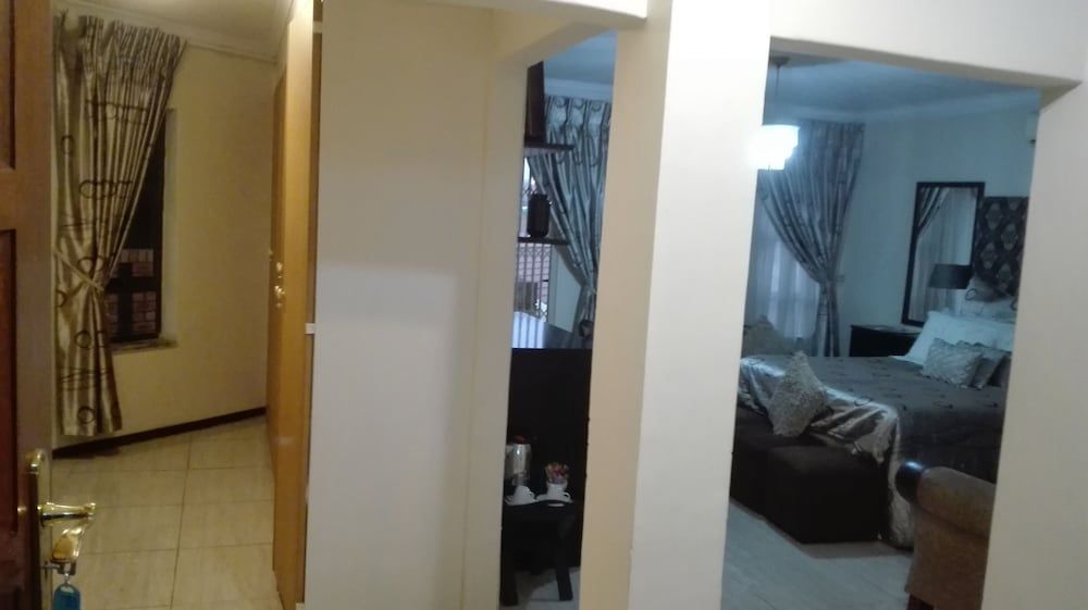 Lapeng Village Executive Suite, 1 Queen Bed, Jetted Tub, Garden View 3