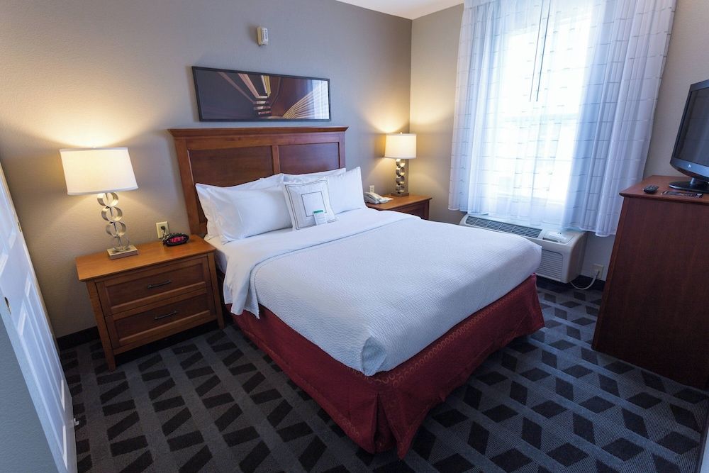 Suite, 1 Queen Bed with Sofa bed, Non Smoking