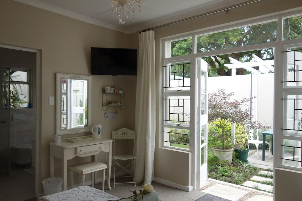 Cherry Berry Lodge Double Room, 1 Double Bed, Garden View, Garden Area 6