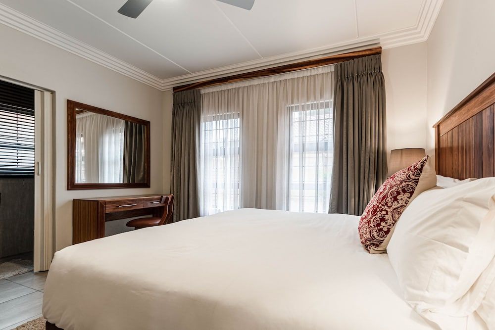 Camelot Guest House & Apartments Comfort Apartment, 2 Bedrooms, Patio