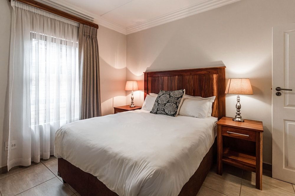 Camelot Guest House & Apartments Classic Apartment, 3 Bedrooms, Patio