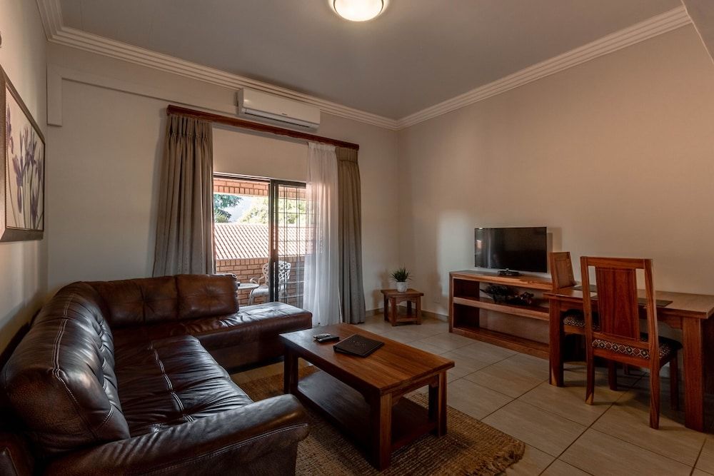 Camelot Guest House & Apartments Classic Apartment, 2 Bedrooms, Balcony 14