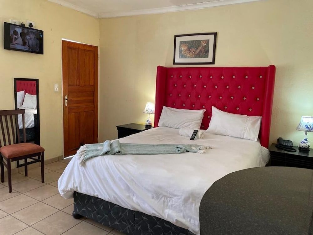 Pale Bohemia Bed and Breakfast Double Room, 1 Queen Bed 15